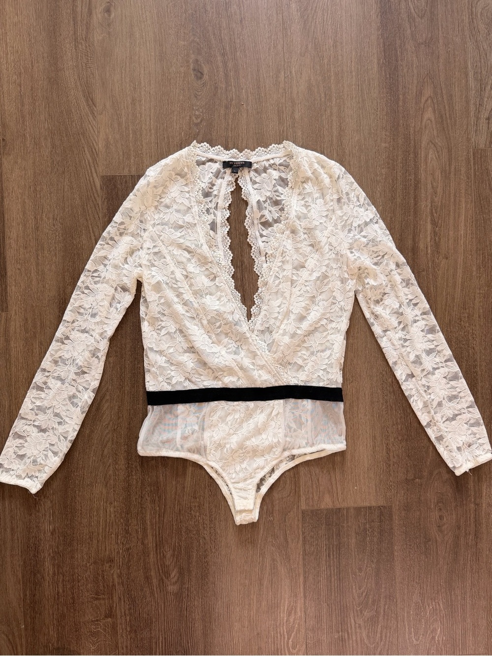 Lace Long-Sleeve V-Neck Bodysuit in Cream